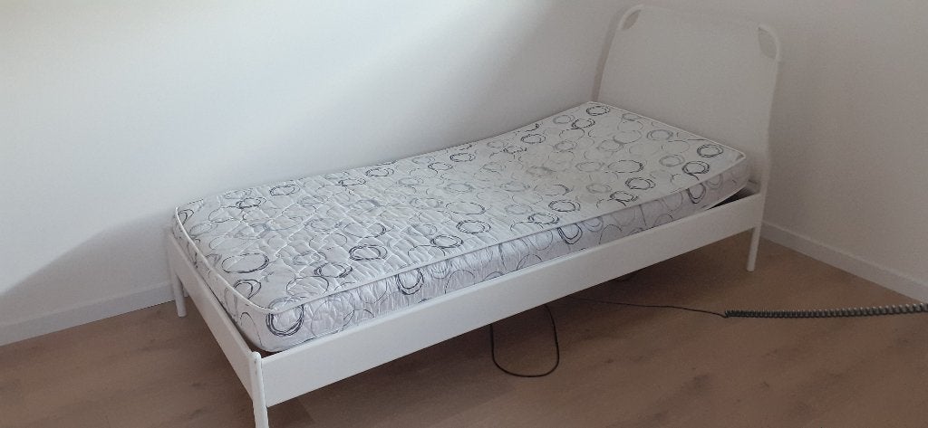 Lit une personne, avec sommier électrique, 90 cm, Une personne, Enlèvement, Utilisé