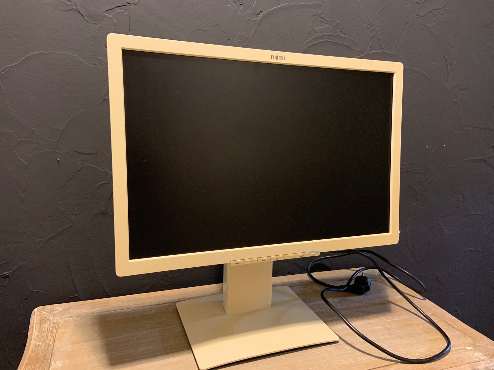 Computerscherm Fujitsu, Ophalen, Gebruikt