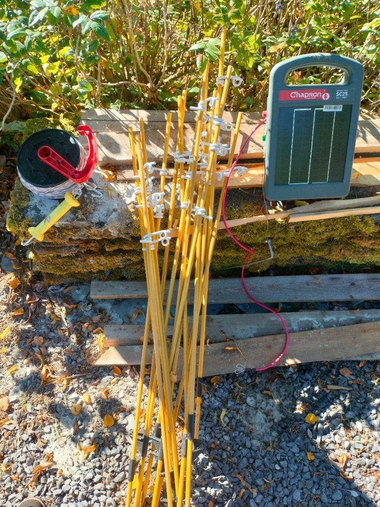 Clôture Electrificateur solaire + piquets et isolateurs, Envoi, Comme neuf, Fer, Autres types