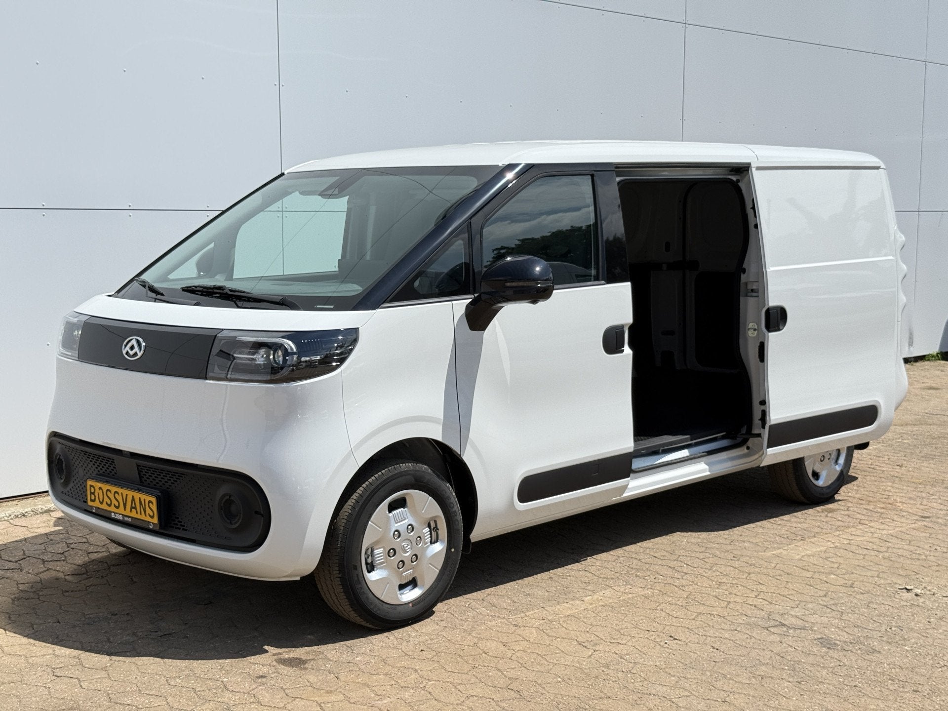 Maxus eDeliver 5 64 kWh 163PK Elektrisch! L1H1 335KM WLTP 36, Auto's, Stof, Gebruikt, Maxus, Wit
