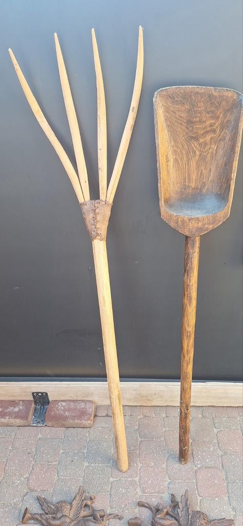 Anciens outils, Enlèvement