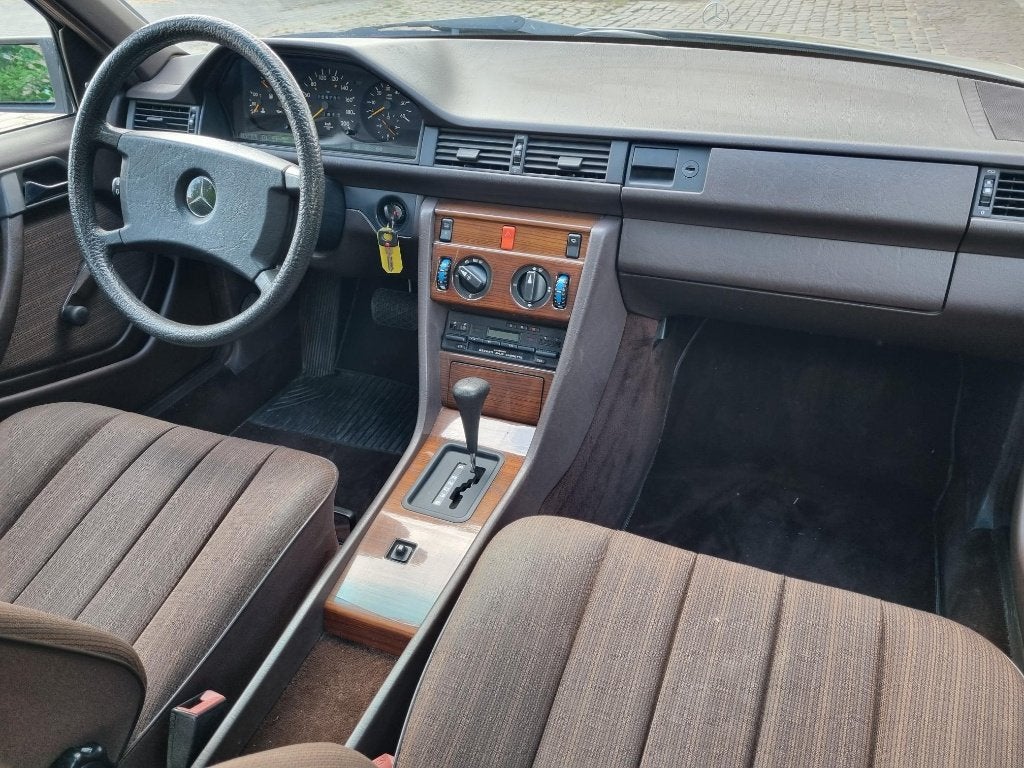 Mercedes 250d Aut. W124 Schuifdak ABS Carpass Oldtimer, foto 12