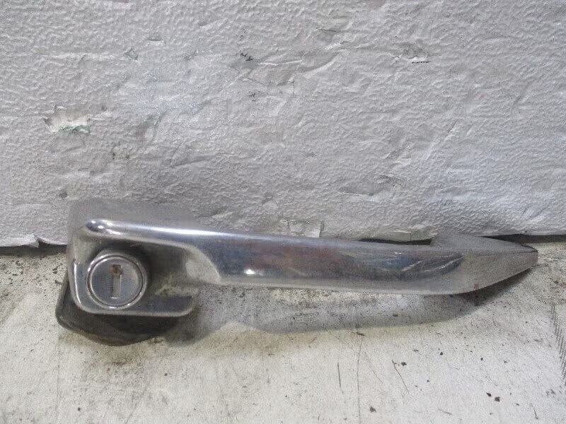 PORTIERGREEP BUITEN RECHTS VOOR / 8 (W115) (115-766-0201), Autos : Pièces & Accessoires, Carrosserie & Tôlerie, Mercedes-Benz AG