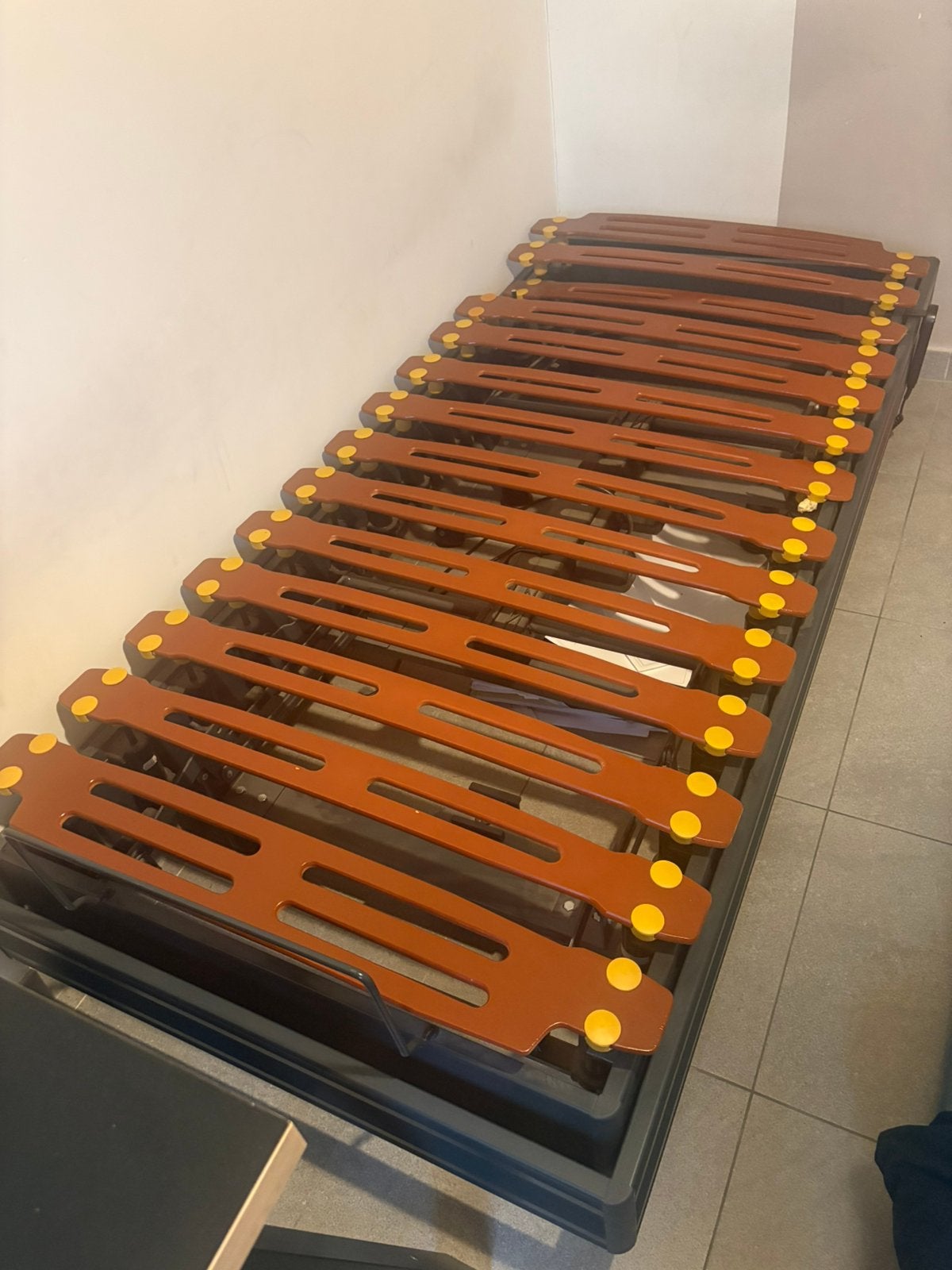 Elektrisch bed, Ophalen, Zo goed als nieuw