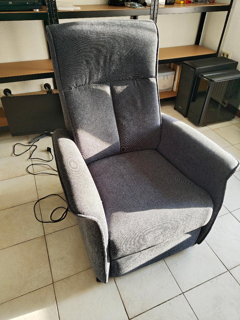 Relaxzetel Torino - elektrisch verstelbaar - sta-op hulp, Ophalen, Zo goed als nieuw, Stof, 50 tot 75 cm