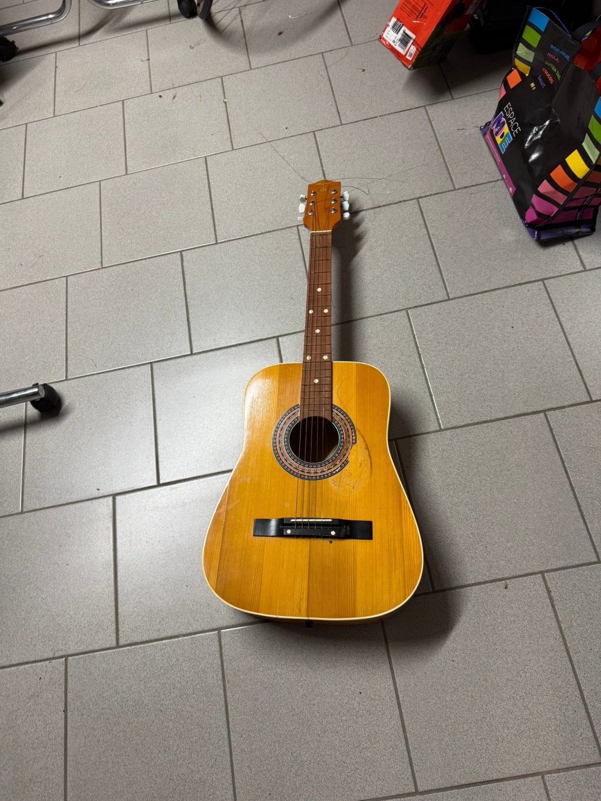 Guitare acoustique Carmen à restaurer ou débutant, Ophalen, Zo goed als nieuw