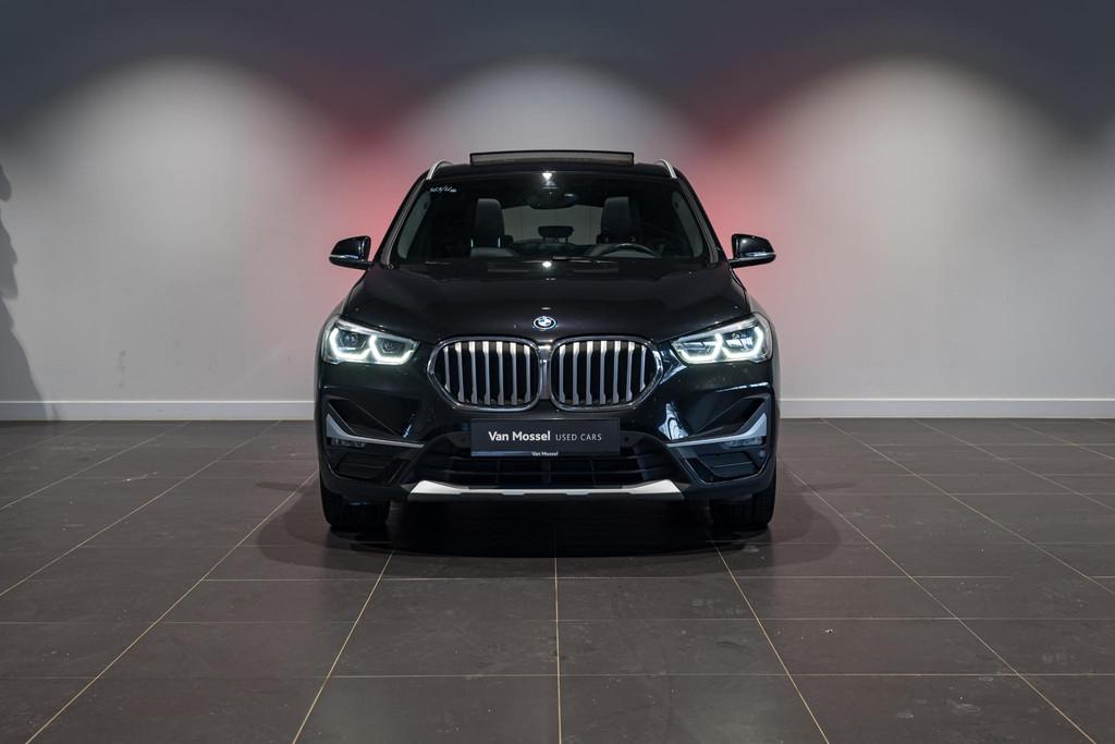 BMW X1 xDrive25e | LED | X-Line | Camera | Pano dak |, Auto's, Stof, Gebruikt, 750 kg, 1820 kg