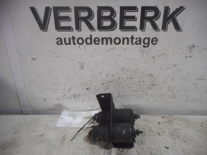 REMDRUKVERDELER Ford Escort 3 (GAA) (01-1980/12-1986), Auto-onderdelen, Gebruikt, Henry-Ford-Straße  1
50735  Köln, DE, Ford-Werke GmbH