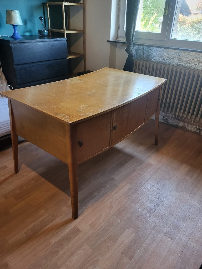 Bureau ancien en bois, Enlèvement