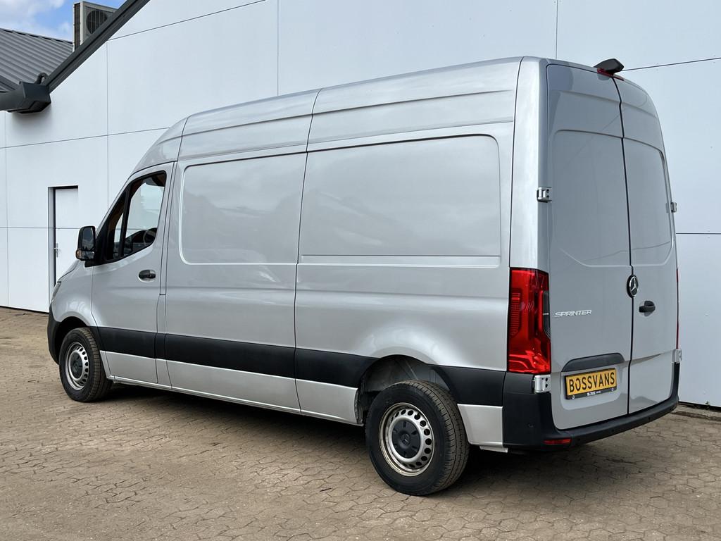 Mercedes-Benz Sprinter 215 1.9 CDI L2H2 Automaat L2H2 Climat, Auto's, Stof, Gebruikt, 4 cilinders, Mercedes-Benz