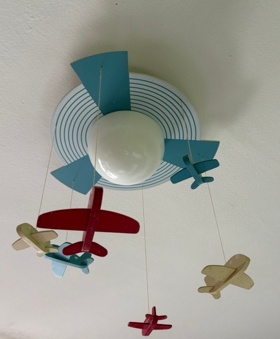 Unieke vliegtuig‑plafondlamp – perfecte staat, Huis en Inrichting, Lampen | Hanglampen, Zo goed als nieuw, Ophalen of Verzenden