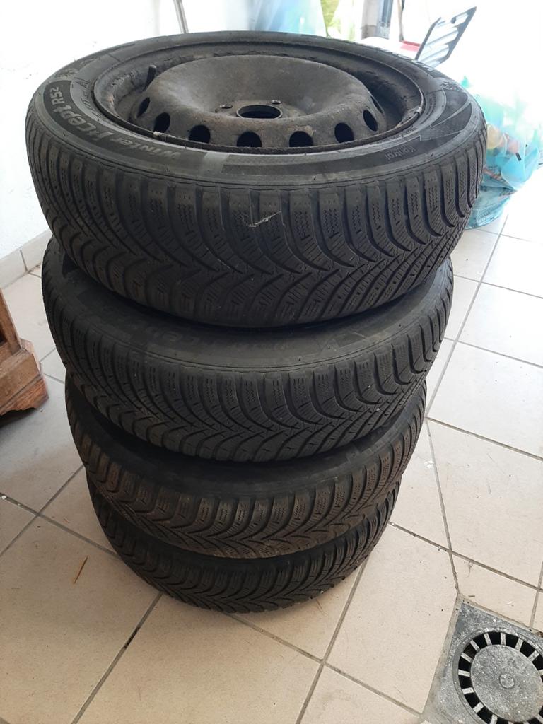 4 stalen velgen met Hankook winterbanden 175/65 r15, Auto-onderdelen, Banden en Velgen, Ophalen, Gebruikt, 15 inch, 175 mm