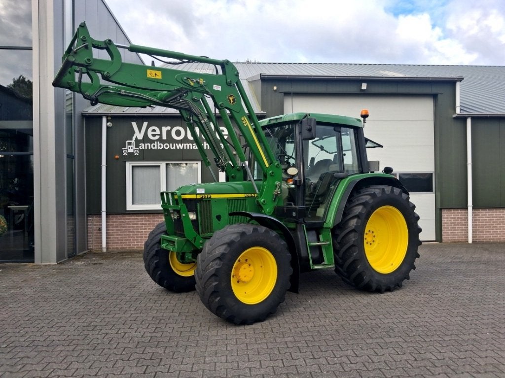 John Deere 6110 + frontlader, John Deere, Enlèvement ou Envoi, 80 à 120 ch, Utilisé