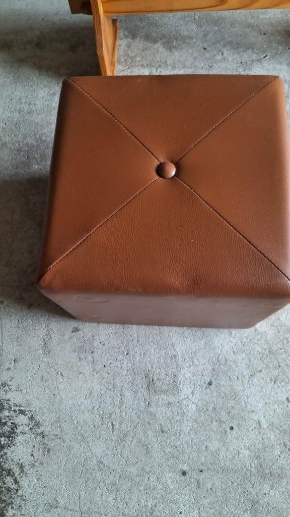 etat nikel   cube  pose pied en cuir, Enlèvement, 50 à 75 cm, Cuir, 50 à 75 cm