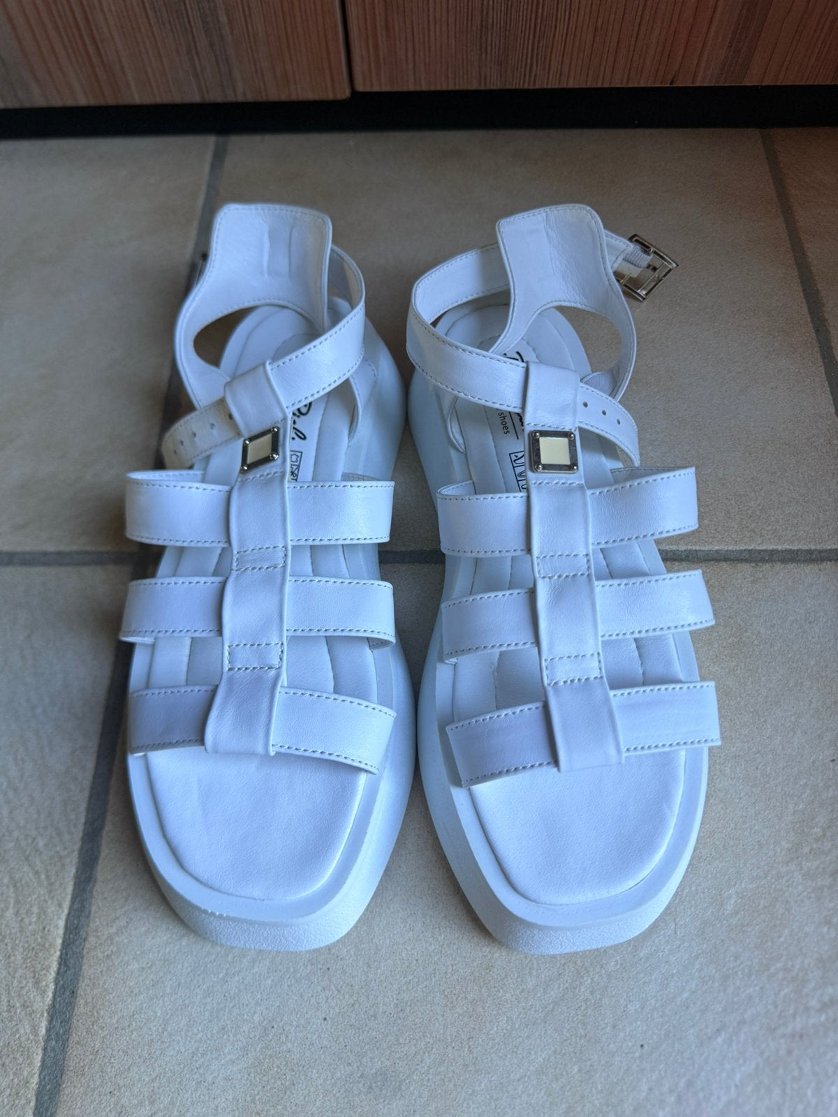 Leren sandalen maat 39, Ophalen, Zo goed als nieuw