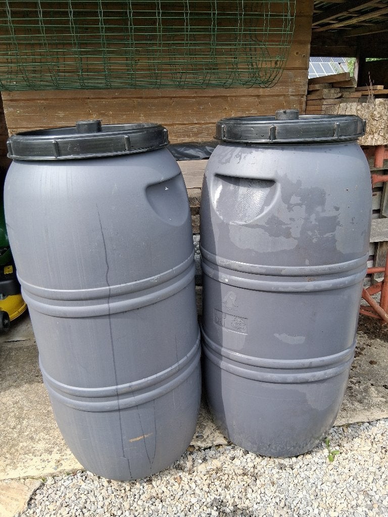 Deux tonneaux ibc, Enlèvement