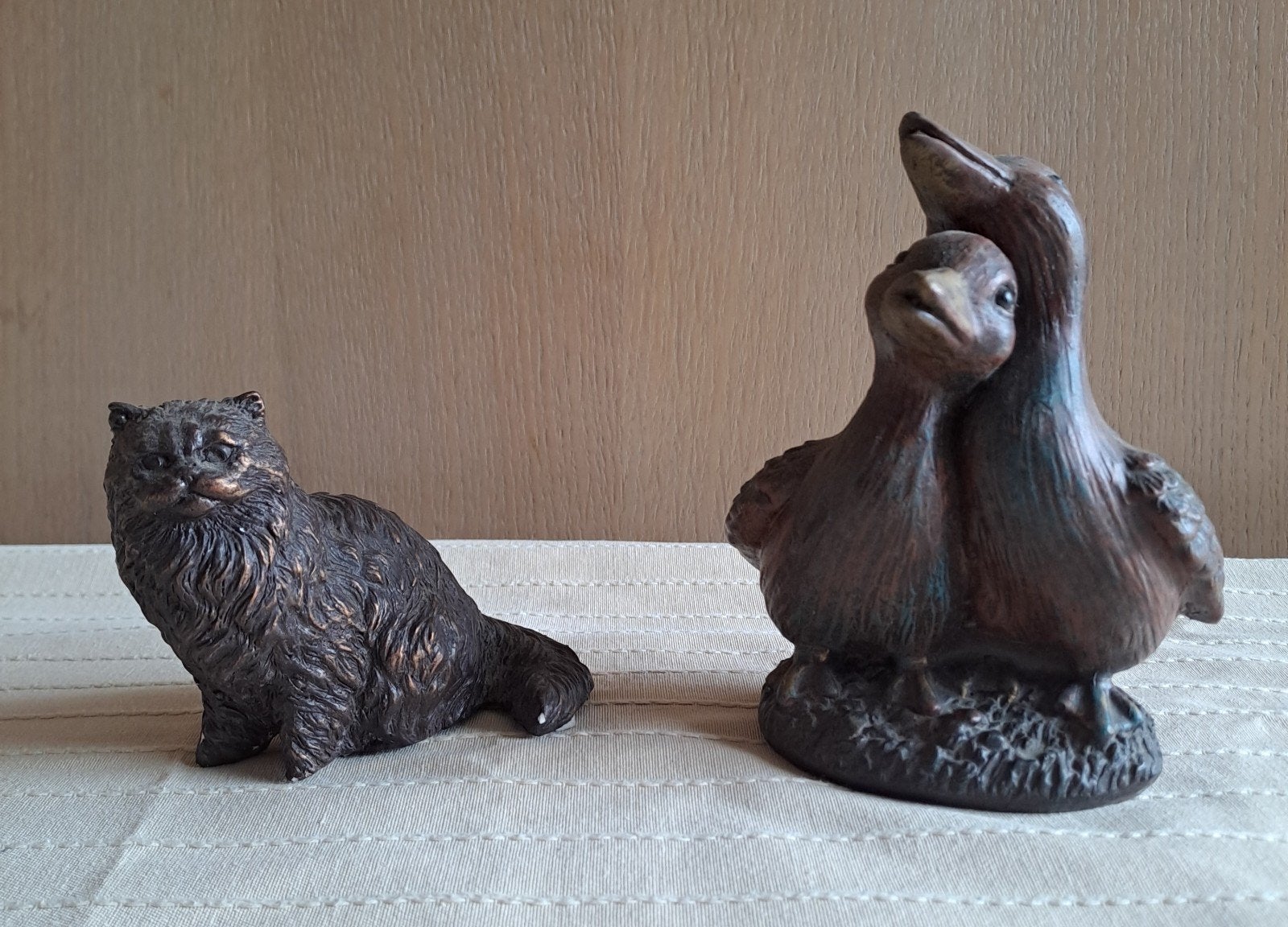 beeldjes Perzische kat en eendjes, Ophalen of Verzenden, Zo goed als nieuw, Dier