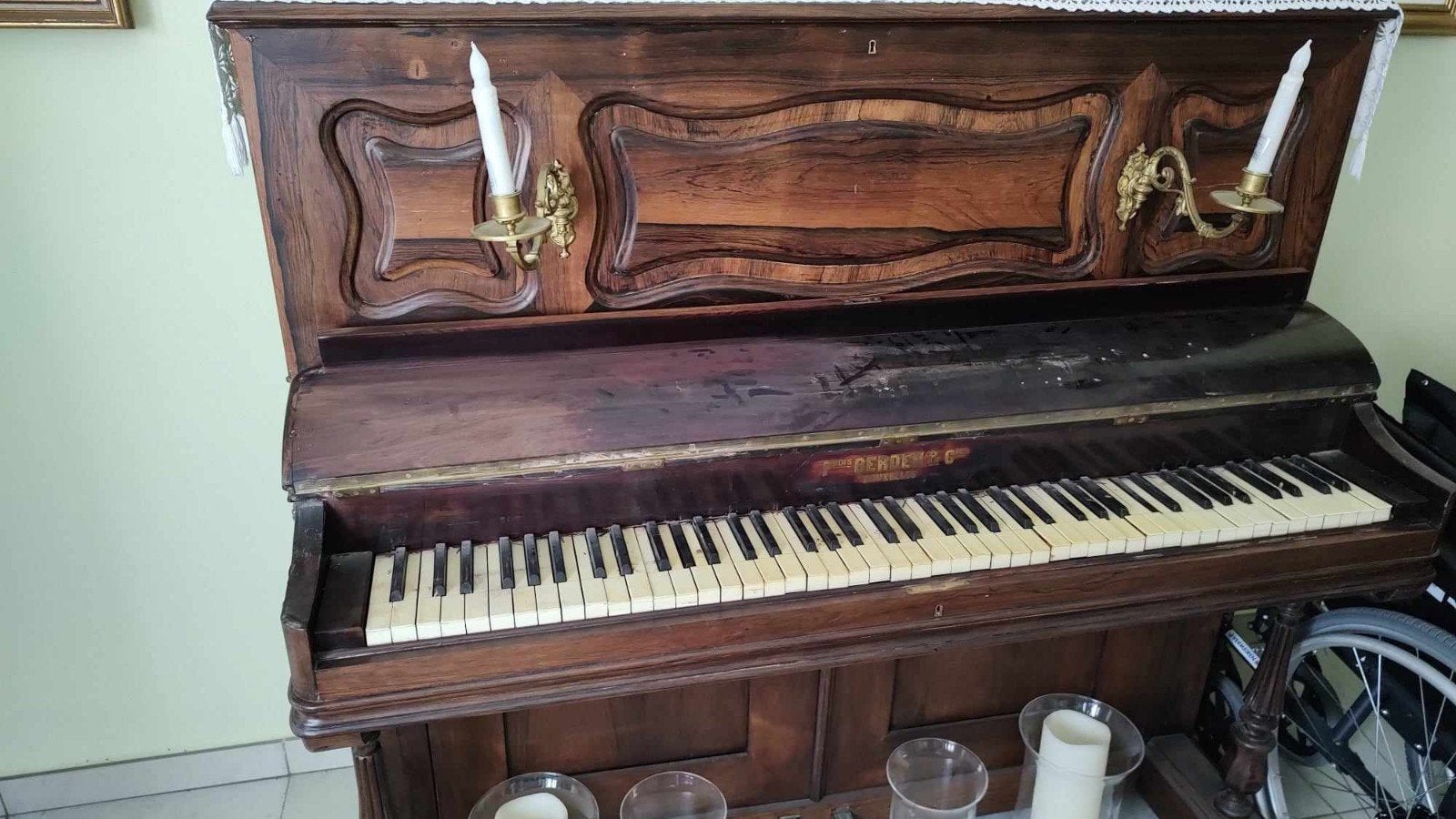 Piano Berten à restaurer, Musique & Instruments, Enlèvement, Utilisé, Brun, Piano