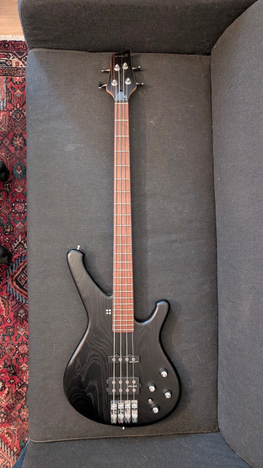 Sandberg Classic TM4 PF zwart satijn — gemaakt in Duitsland, Muziek en Instrumenten, Ophalen, Zo goed als nieuw, Elektrisch