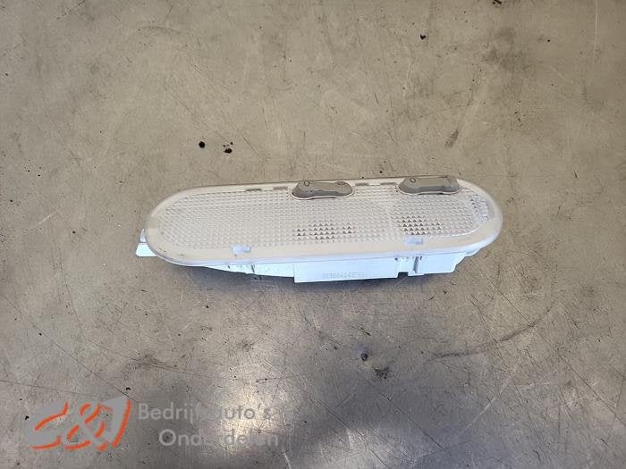 Eclairage intérieur avant d'un Renault Trafic, Renault, -, 3 mois de garantie, Utilisé