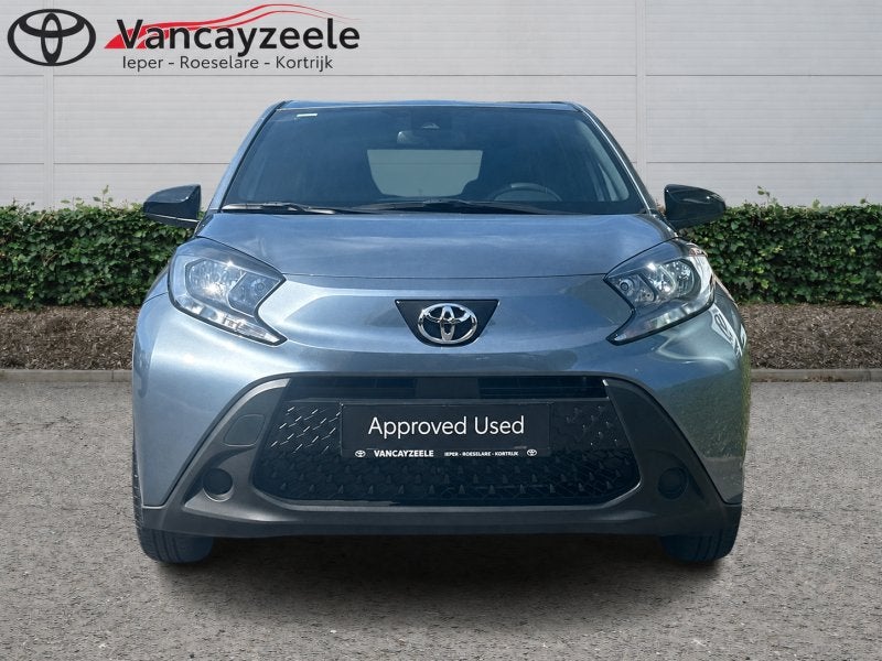 Toyota Aygo play+cam+dab+carplay+androidauto, Autos, Toyota, Argent ou Gris, Euro 6, Boîte manuelle, Noir