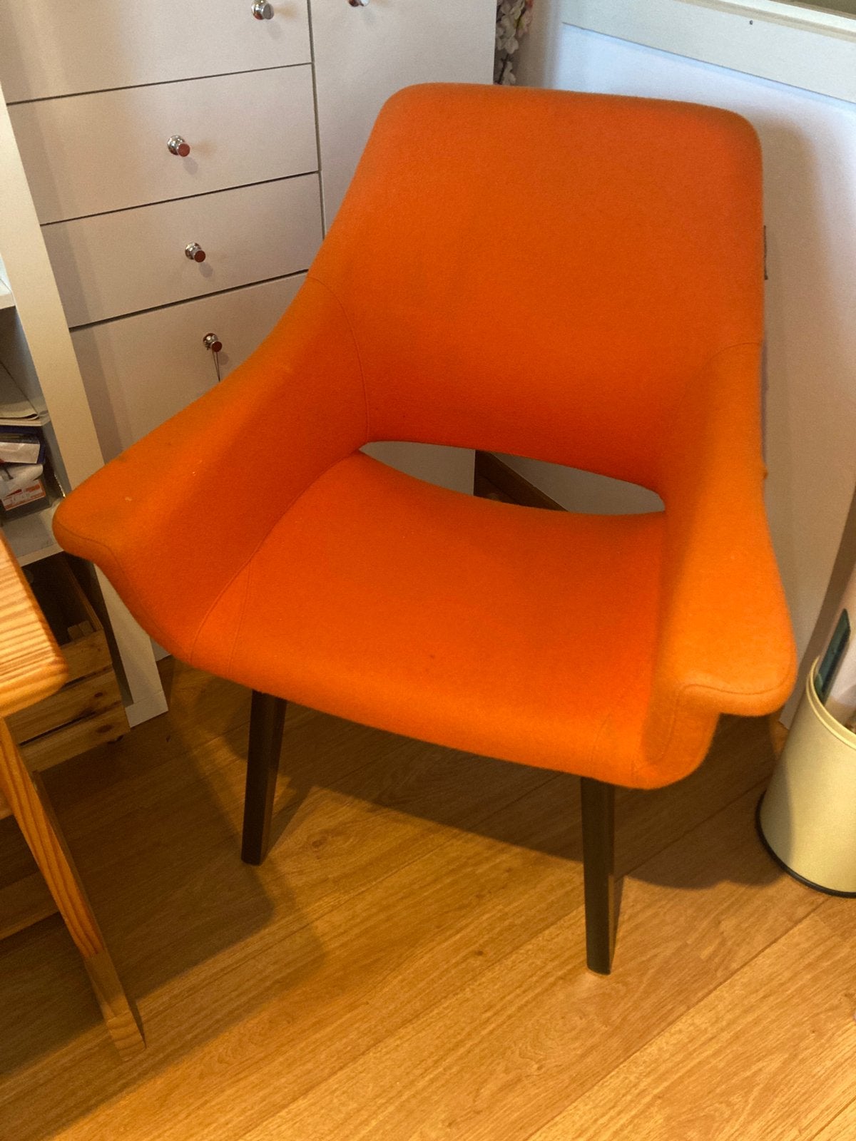 Oranje retro zetel, Ophalen, Zo goed als nieuw