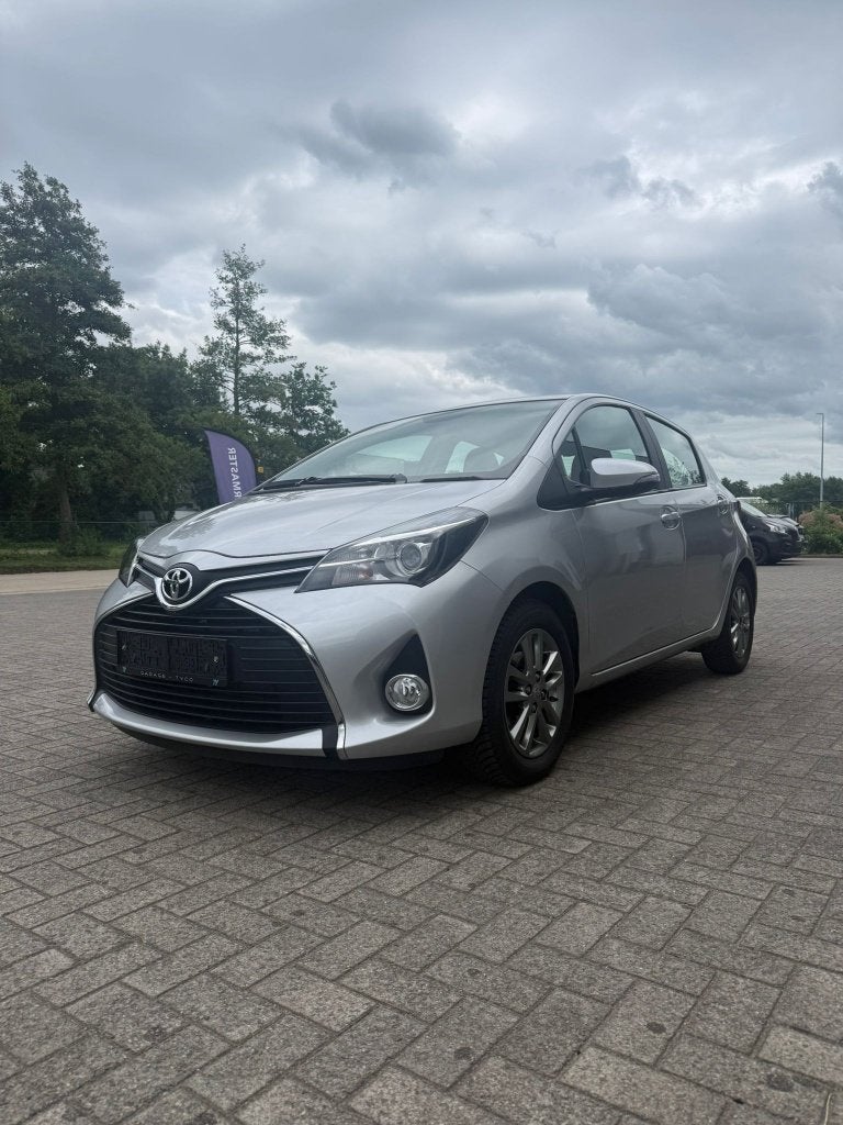 Toyota Yaris incl. 1 jaar garantie, Voorwielaandrijving, Stof, Euro 6, 3 cilinders