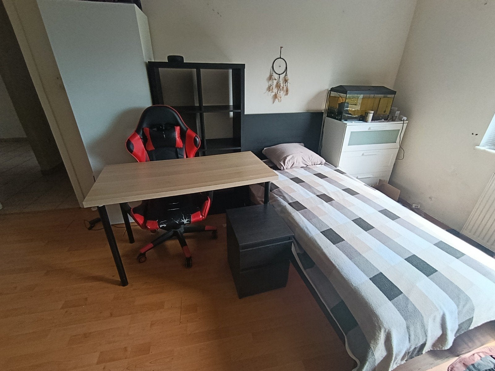 slaapkamertafel, bed, kledingkast, nachtkastje, ladekast., Ophalen, Zo goed als nieuw