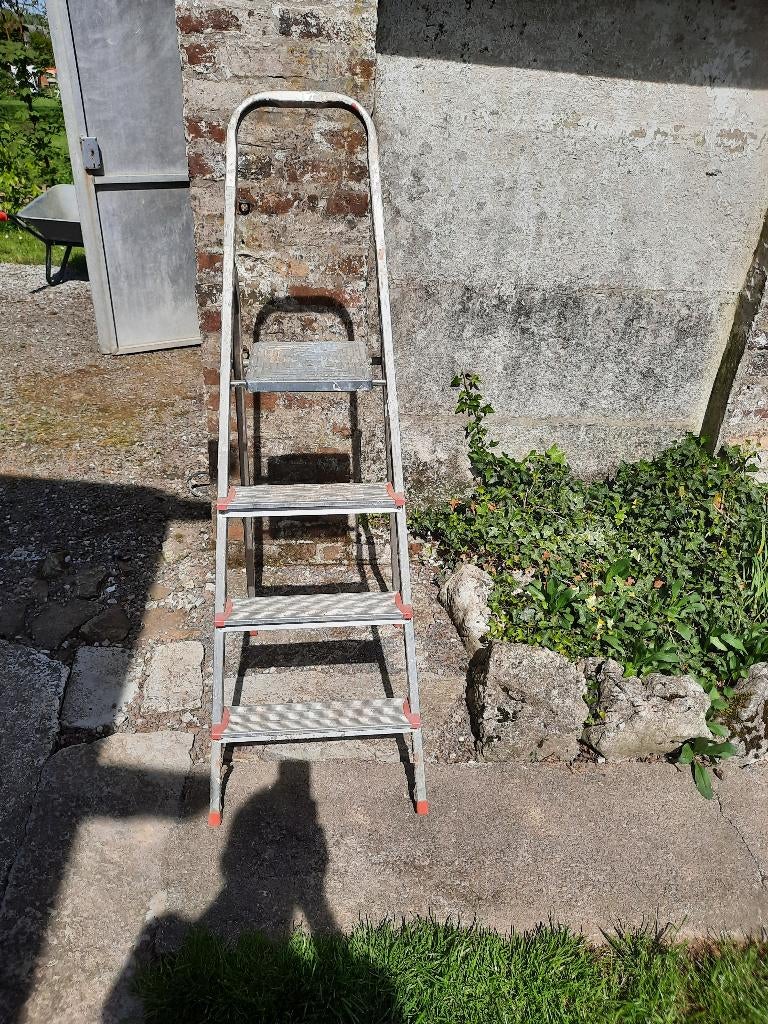 Escabelle, Enlèvement, Utilisé, Pliable ou rétractable/escamotable, Moins de 2 mètres