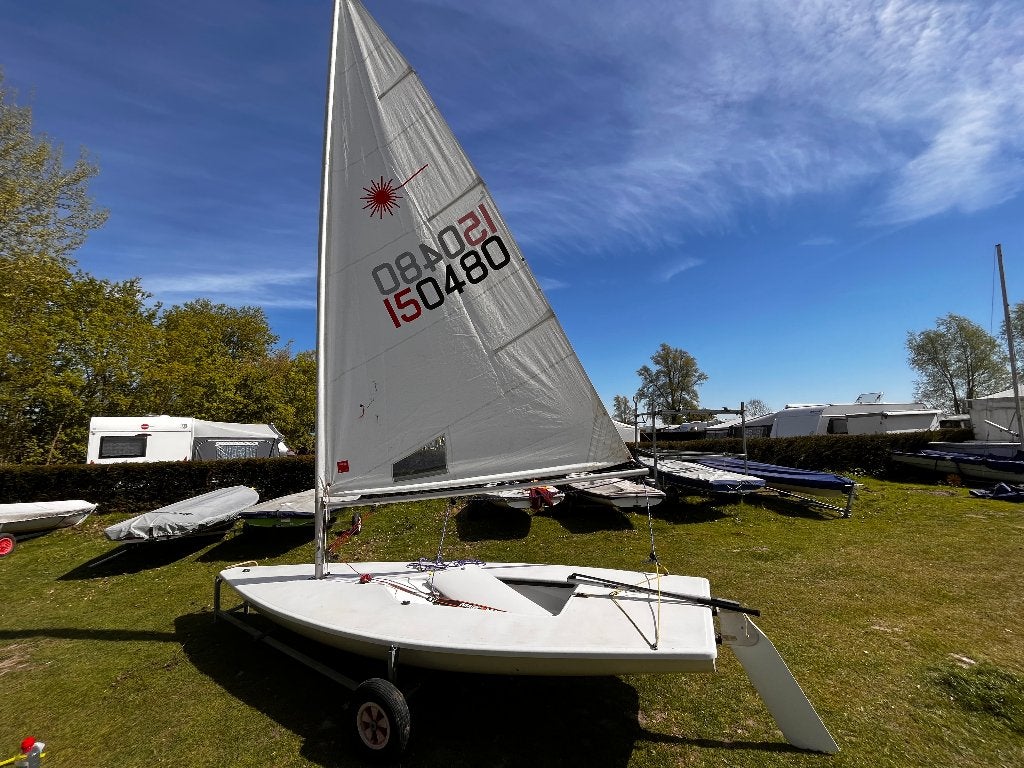 Laser Radiaal zeilboot - volledig uitgerust, Watersport en Boten, Ophalen, Laser, Gebruikt, 1 m