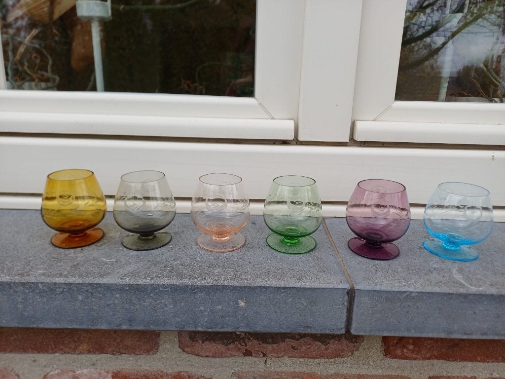 6 gekleurde druppelglaasjes, Antiek en Kunst, Ophalen