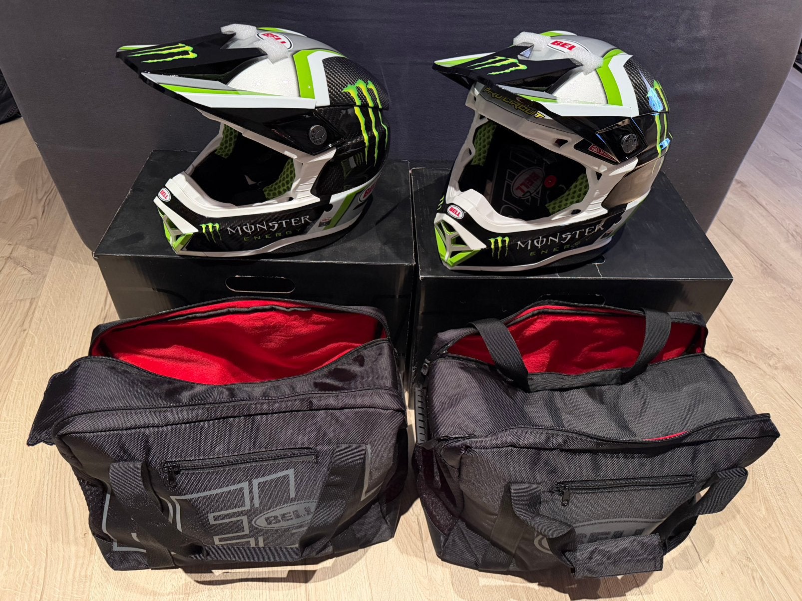 Bell moto 10 spherical pro circuit replica, Enlèvement, S