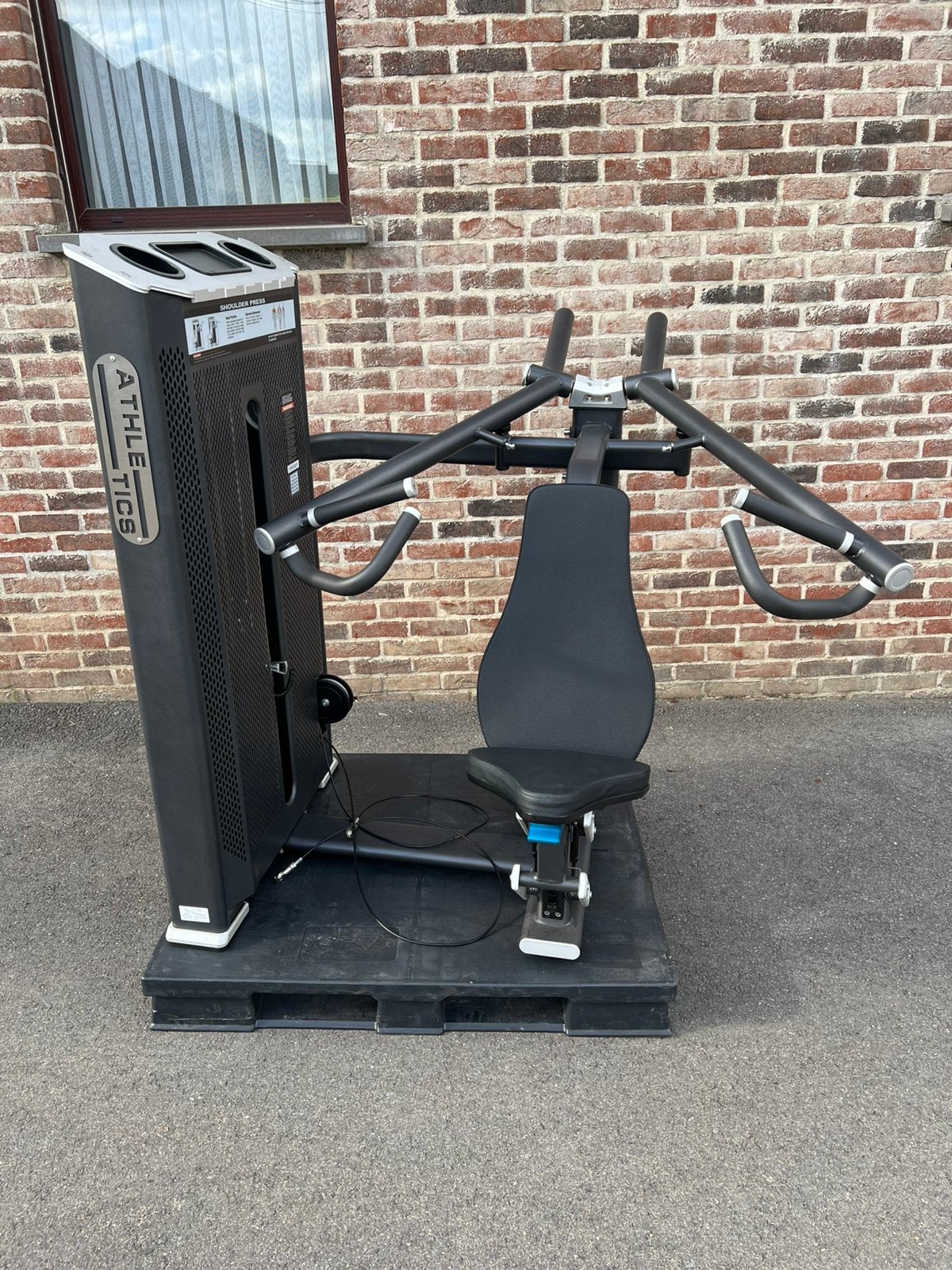 Shoulder Press — appareil de fitness professionnel, Enlèvement, Comme neuf