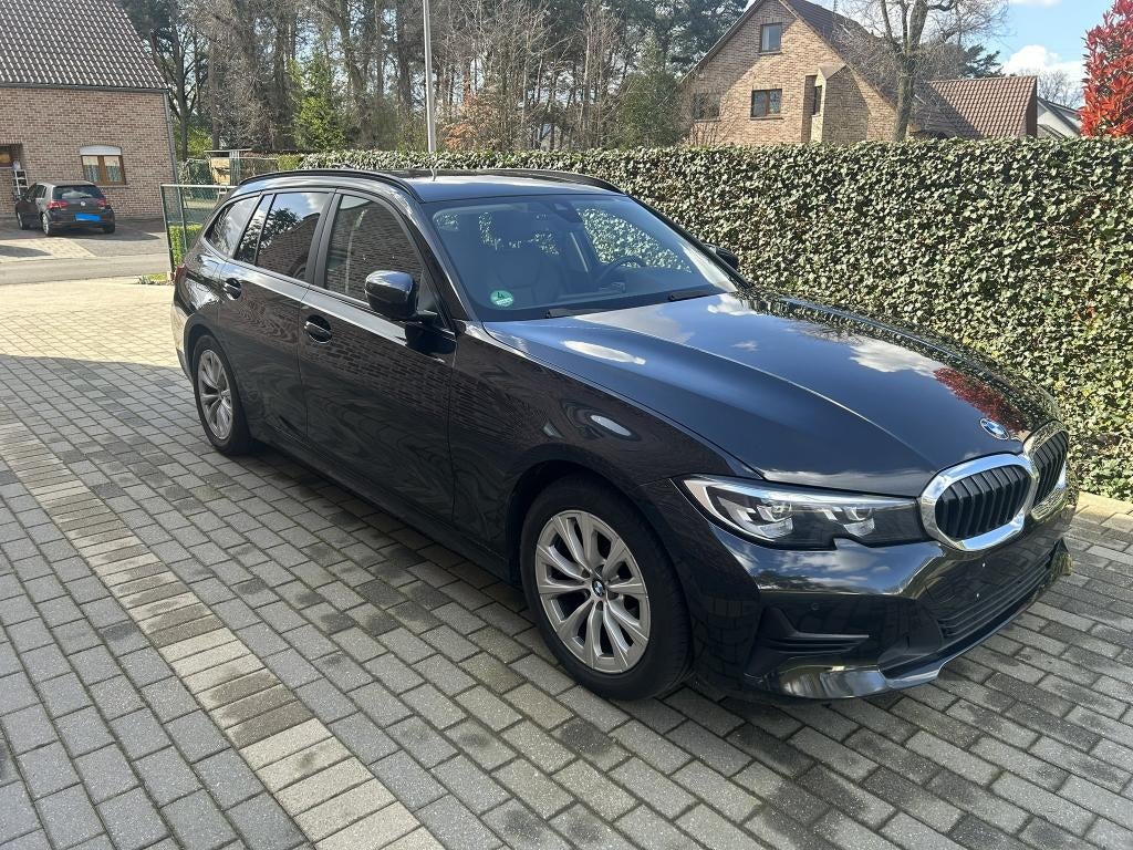BMW 318iA (2021) 156PK Touring Automaat (Benzine) +40 opties, Auto's, Automaat, 1998 cc, Achterwielaandrijving, 4 cilinders
