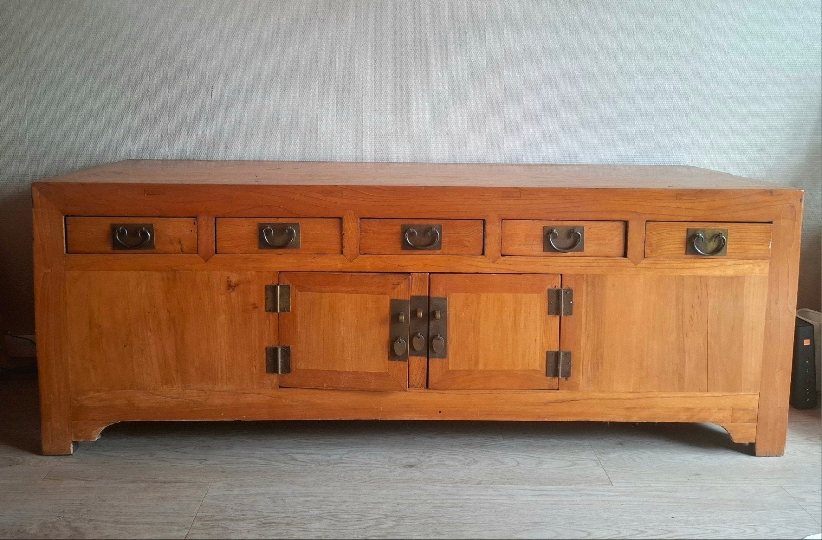Laag dressoir/Chinees dressoir in massief iepenhout (eind 19, Ophalen, Gebruikt