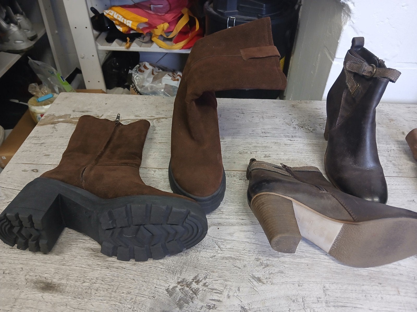 50 tal dames schoenen maat 40, verschillende kleur en merk, Vêtements | Femmes, Varia, Comme neuf, Enlèvement, Autres types