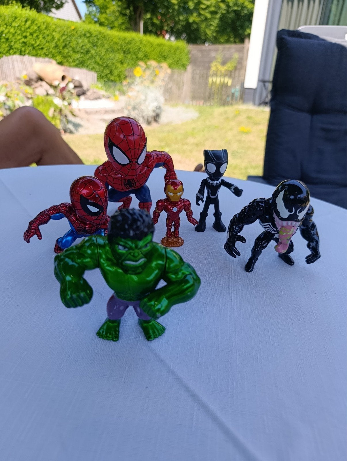 Metalen Marvel popjes, Enlèvement