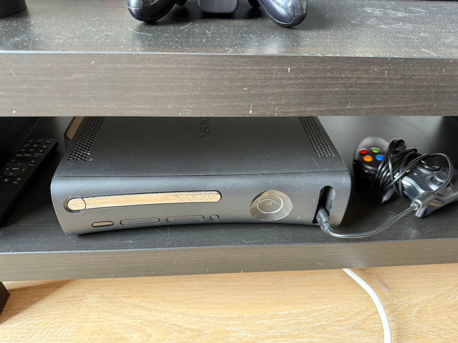 Xbox 360 elite 250gb, Consoles de jeu & Jeux vidéo, Consoles de jeu | Xbox 360, Utilisé, 250 GB, 360 Elite ou Super Elite, Avec 2 manettes