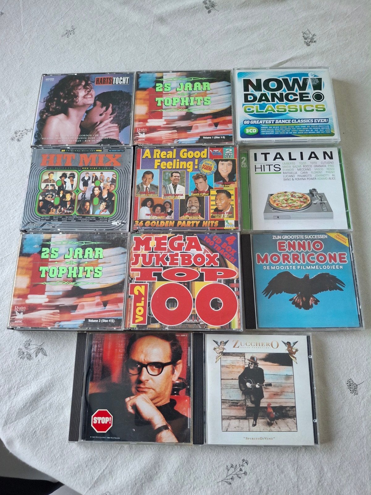 les boîtes à CD collectent 1 euro par CD, Enlèvement ou Envoi, Pop