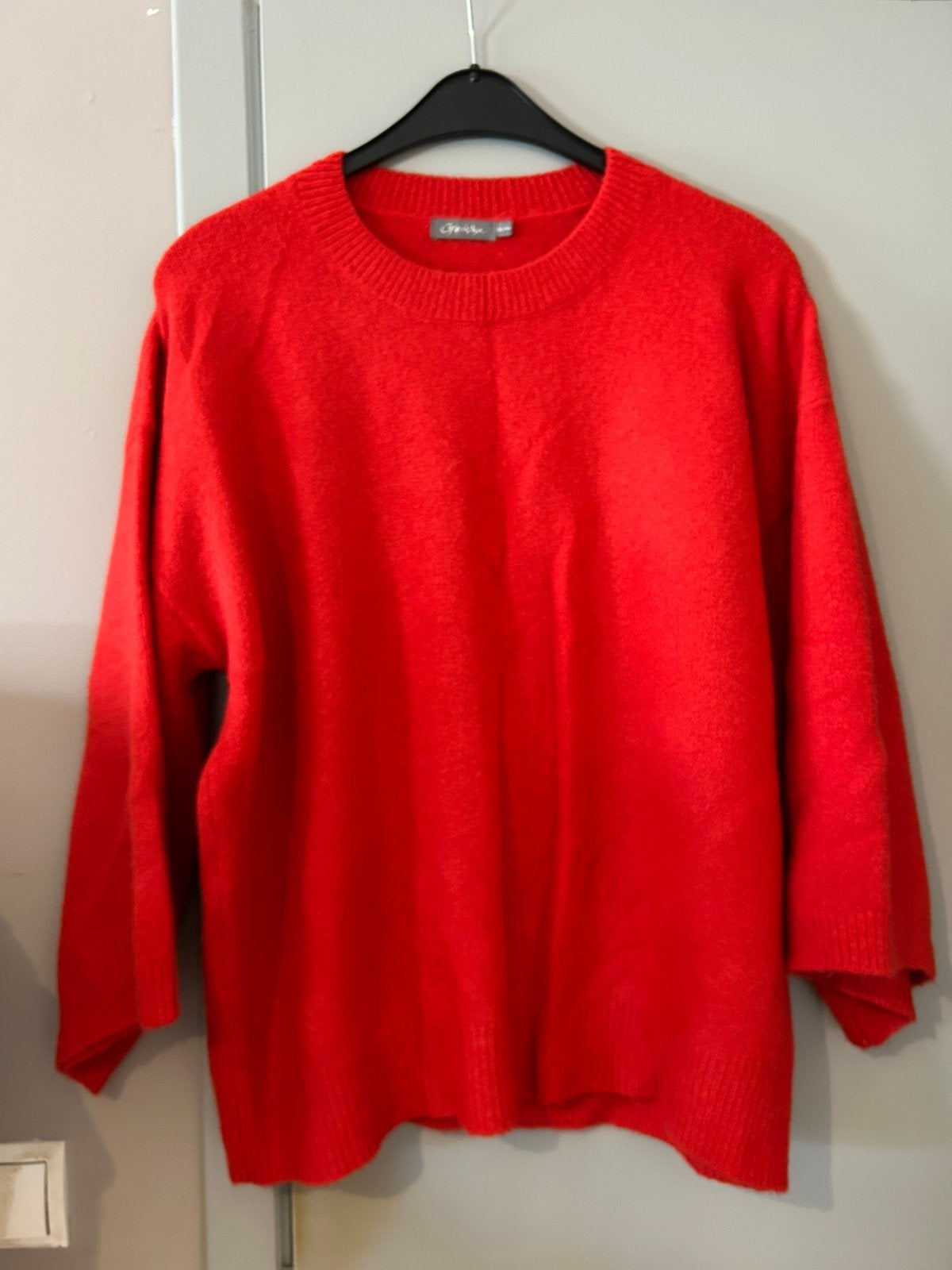 Rode trui geisha maat 44, Ophalen, Zo goed als nieuw, Maat 46/48 (XL) of groter, Rood