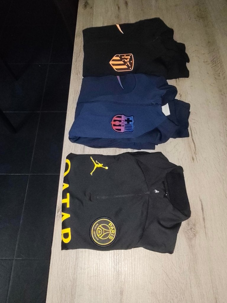 4 vestjes Nike, Kinderen en Baby's, Kinderkleding | Overige, Ophalen of Verzenden, Zo goed als nieuw, NIKE, Jongen