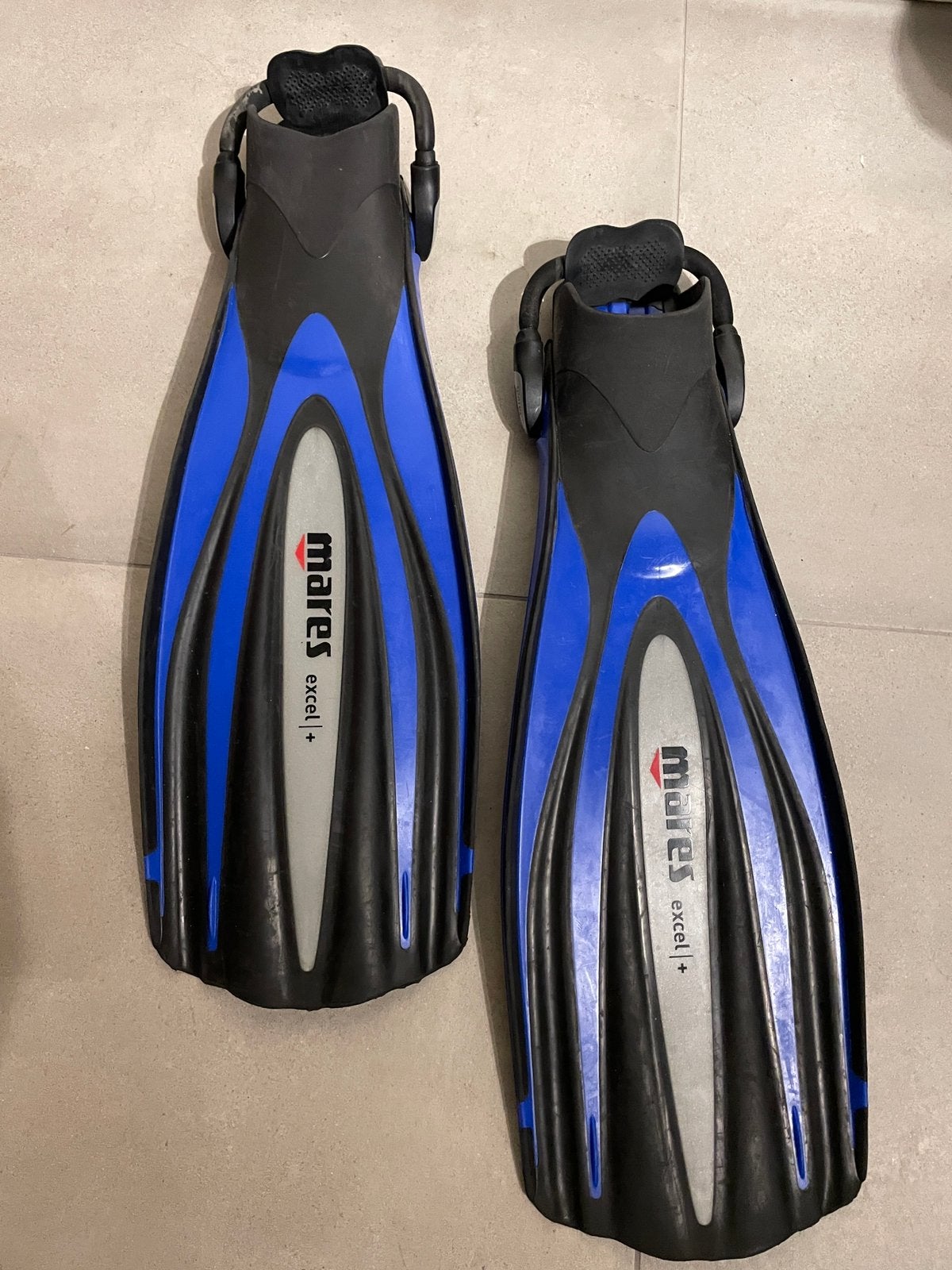 Palmes à talons ouverts Mares Excel, taille XS, Sports nautiques & Bateaux, Enlèvement ou Envoi, Comme neuf, Palmes de natation ou de plongée