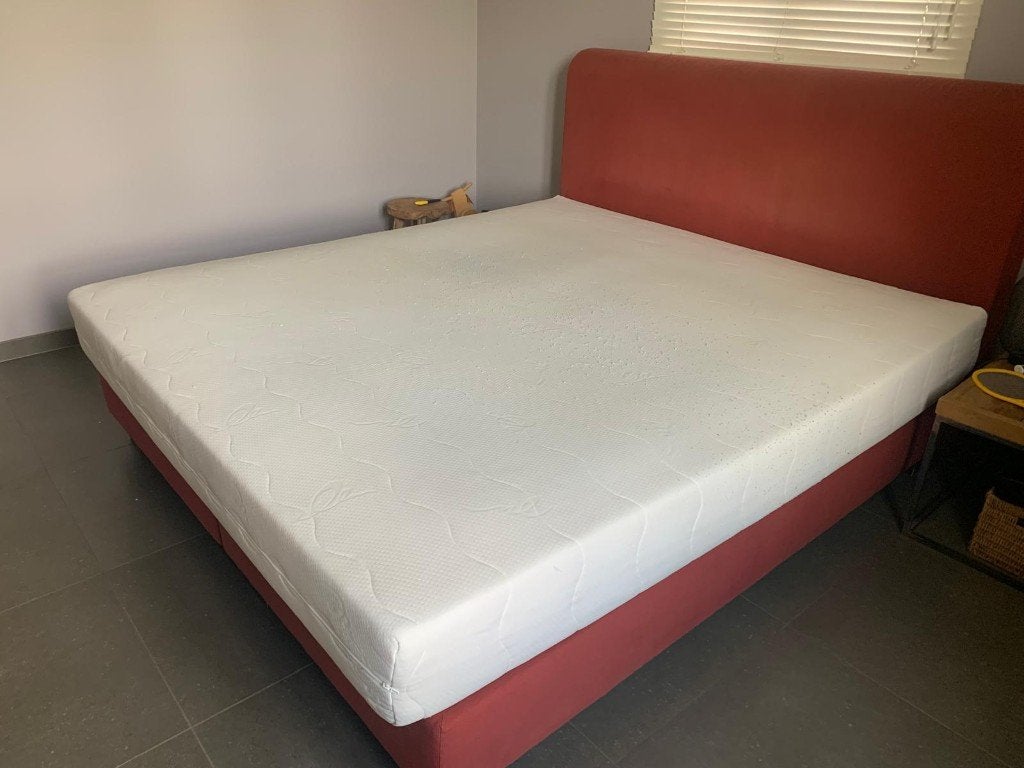 Dubbel bed van merk Beka design by Olivier Strelli, Ophalen, Gebruikt, Overige kleuren, Tweepersoons
