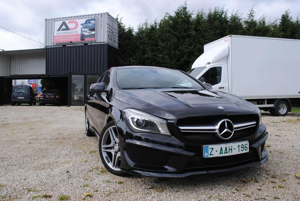 Mercedes-Benz CLA-Klasse 180 AMG Line / Sportuitlaat / Xenon, Auto's, CLA, 122 pk, Gebruikt, 4 cilinders