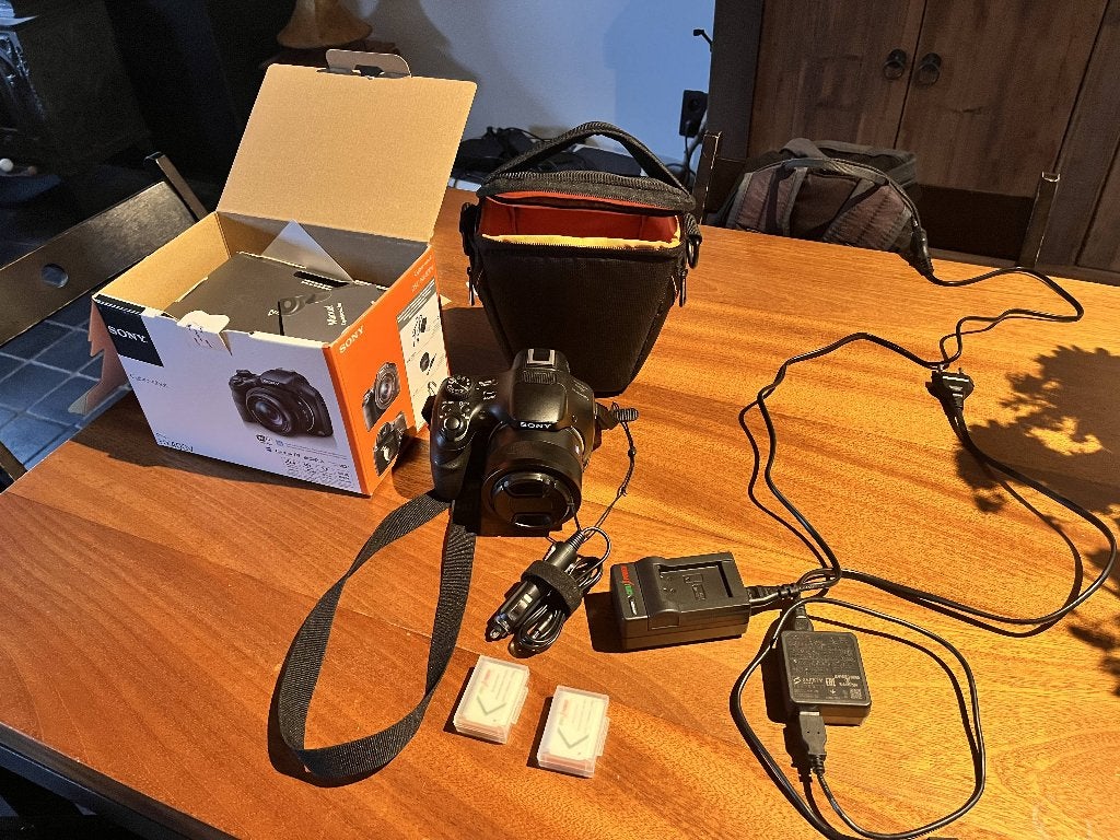 Sony DSC-HX400V, TV, Hi-fi & Vidéo, Appareil photo bridge, 20 mégapixels, Écran inclinable/pivotant, Comme neuf
