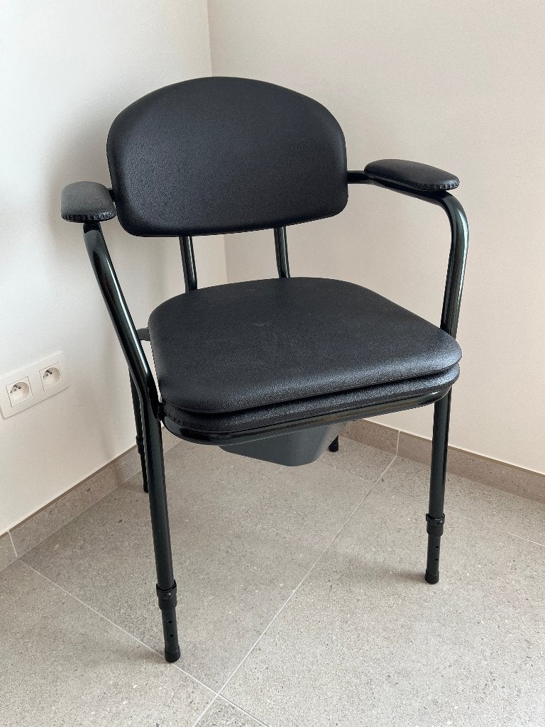 Toiletstoel, Diversen, Verpleegmiddelen, Ophalen, Zo goed als nieuw