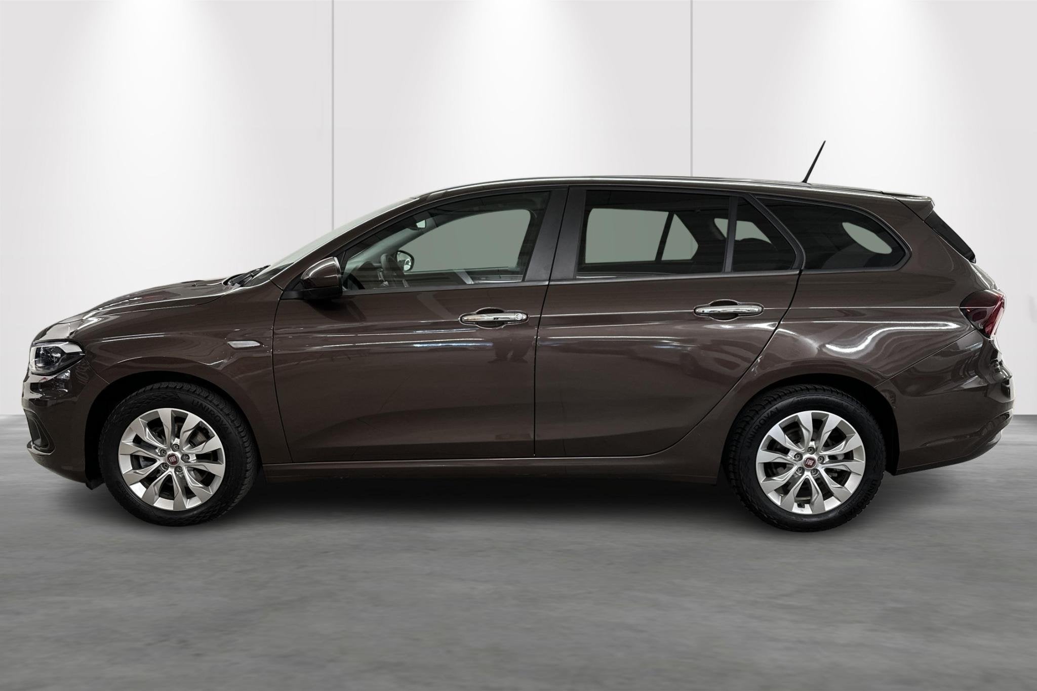 Fiat Tipo SW 1.4 Turbo 120ch/pk Lounge, Auto's, Voorwielaandrijving, Gebruikt, Bruin, 120 pk