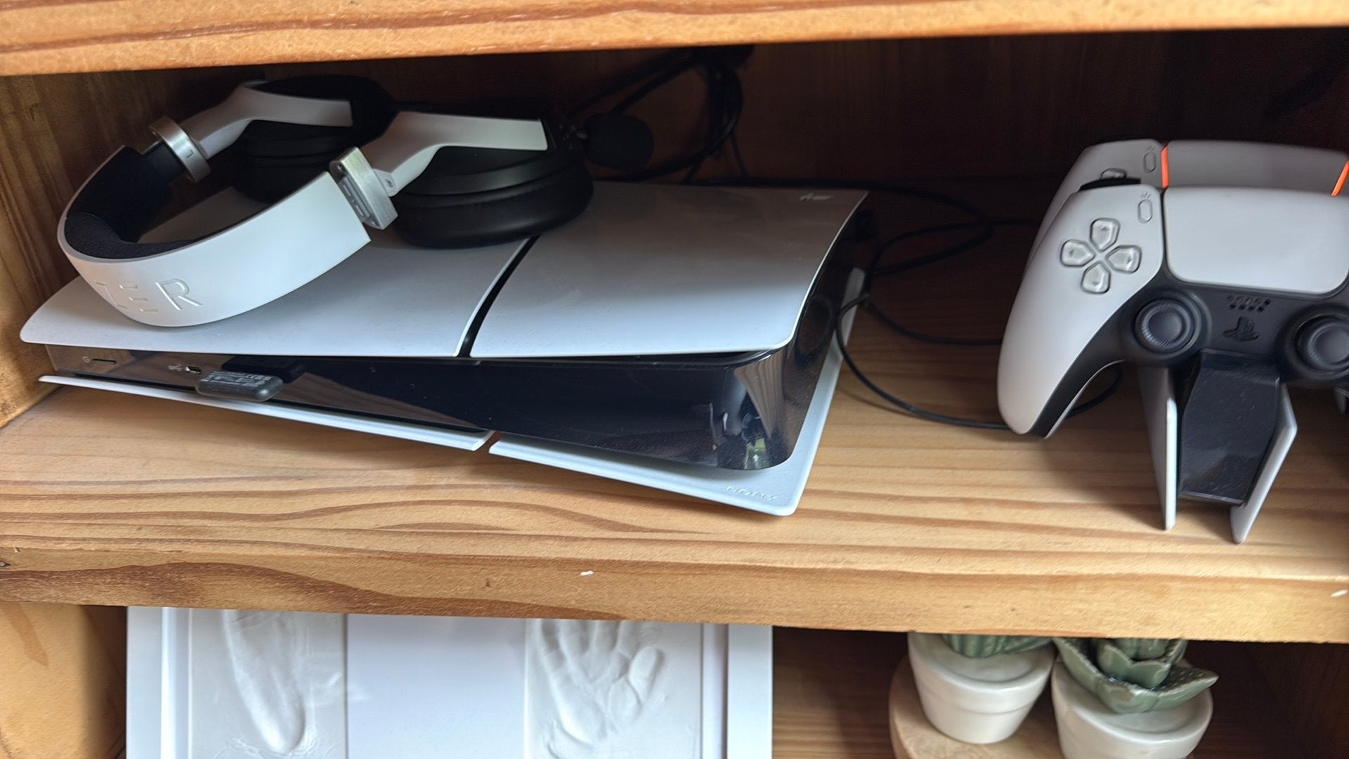PlayStation5 + 2manettes + socle de charge, Consoles de jeu & Jeux vidéo, Enlèvement, Comme neuf, Playstation 5 Digital