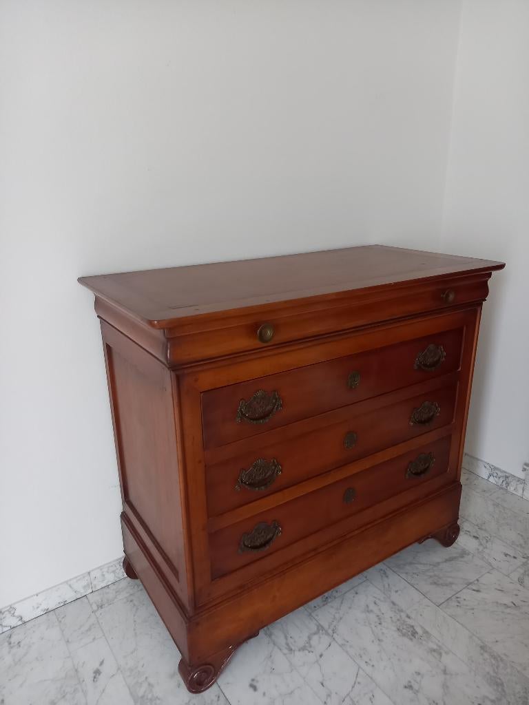 Commode marron Louis Philippe, Enlèvement