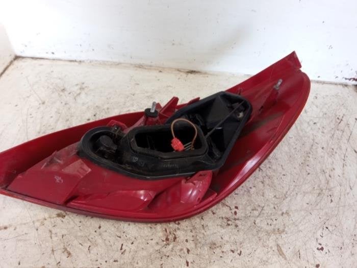 Feu arrière gauche d'un Peugeot 207, -, -, 3 mois de garantie, Utilisé